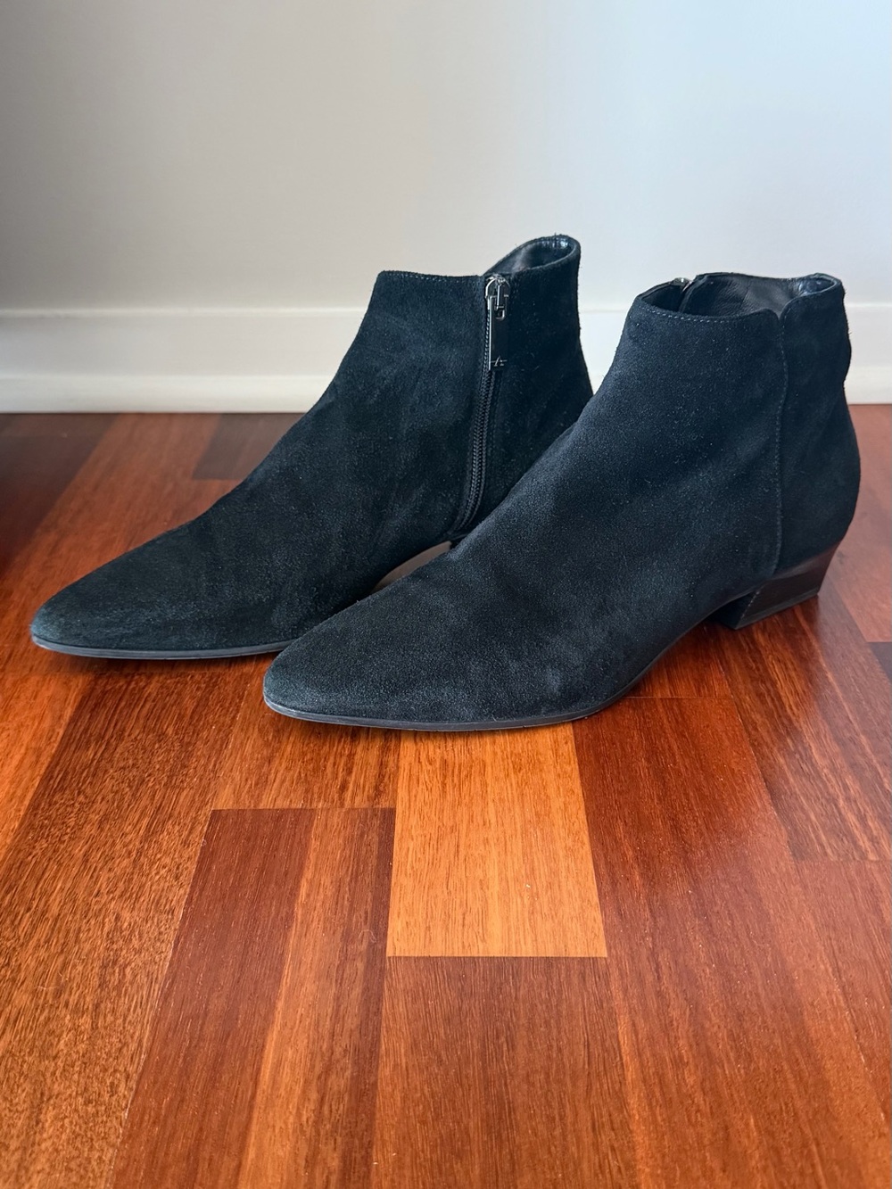 Aquatalia Made In Italy Black Suede Chukka Ankle Boots with Side Zip